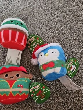 M2🔹️Squishmallows Blue and Red Holiday Penguin Plush with Festive Bow